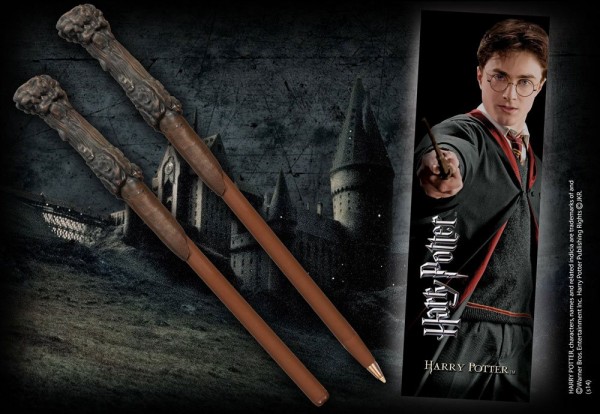 Originelle Nachbildung des Zauberstabs von Harry Potter als schreibfähiger Stift. Die Lieferung erfolgt mit einem Lesezeichen von Harry Potter.