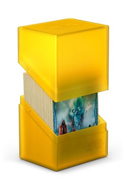 Die handliche, feste Kartenbox mit Soft-Touch-Oberfläche lässt sich besonders leicht öffnen und bietet Platz für bis zu 80 Karten der Standardgröße (double-sleeved). Dank ihrem modularen Design passt sie perfekt in Flip'n'Tray™ und Arkhive™ Cases.- Bietet